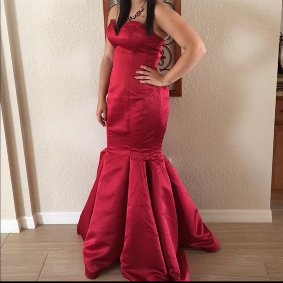 Red mermaid prom dress - Picture 2 of 4